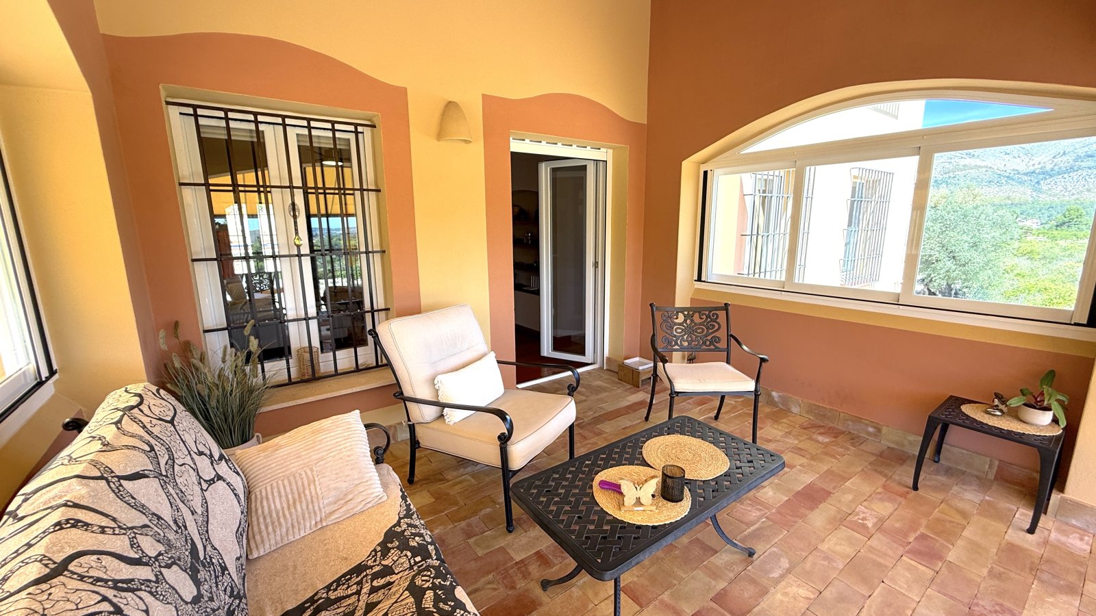 Une superbe villa avec un vaste terrain et une intimité totale, située près de Denia, Oliva et Jávea