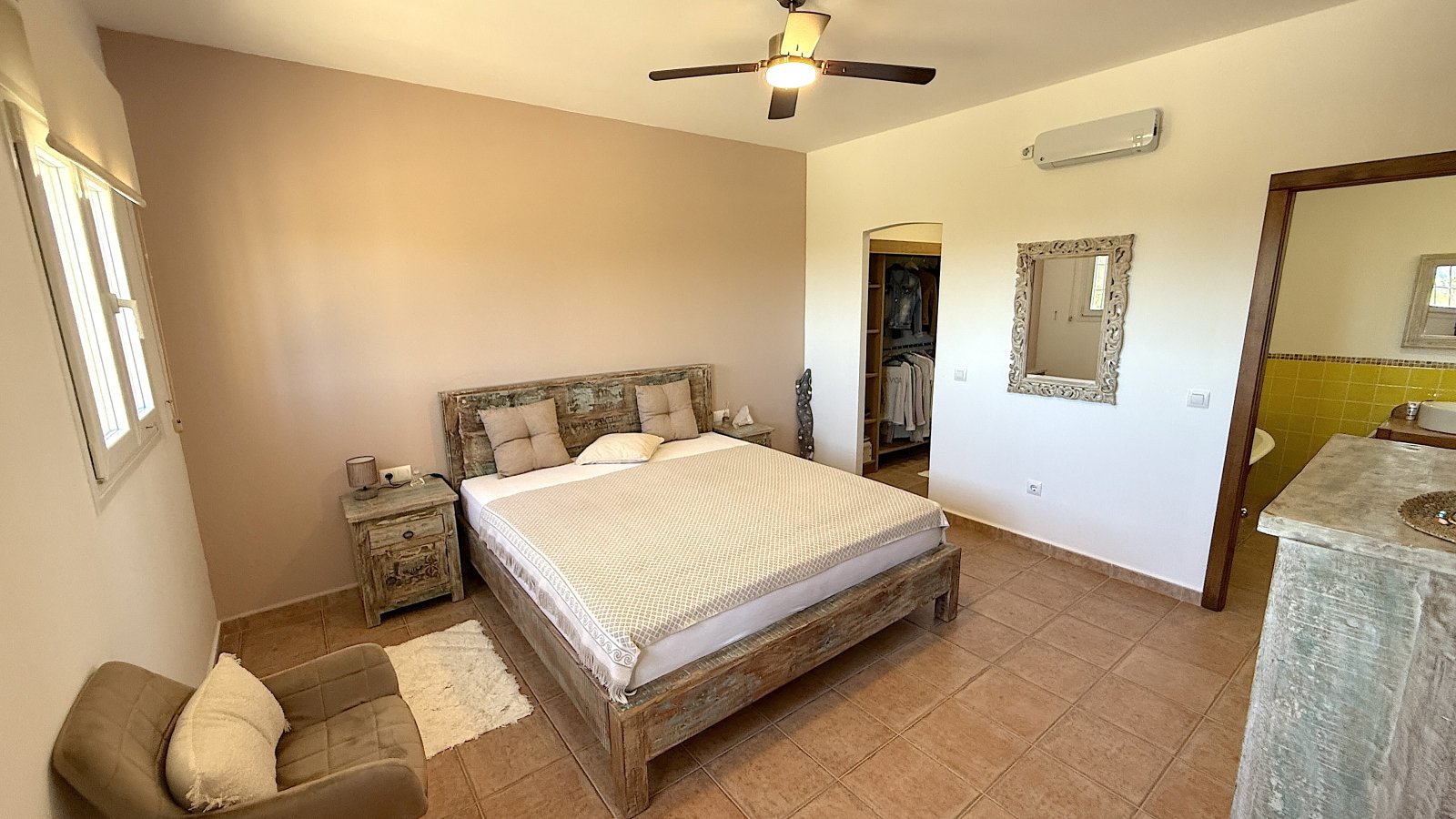 Une superbe villa avec un vaste terrain et une intimité totale, située près de Denia, Oliva et Jávea