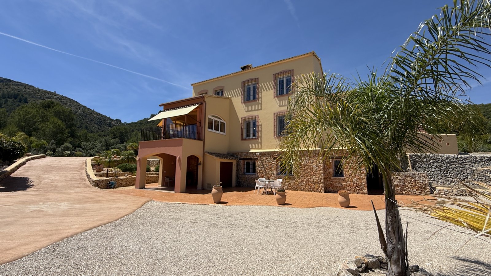 Une superbe villa avec un vaste terrain et une intimité totale, située près de Denia, Oliva et Jávea