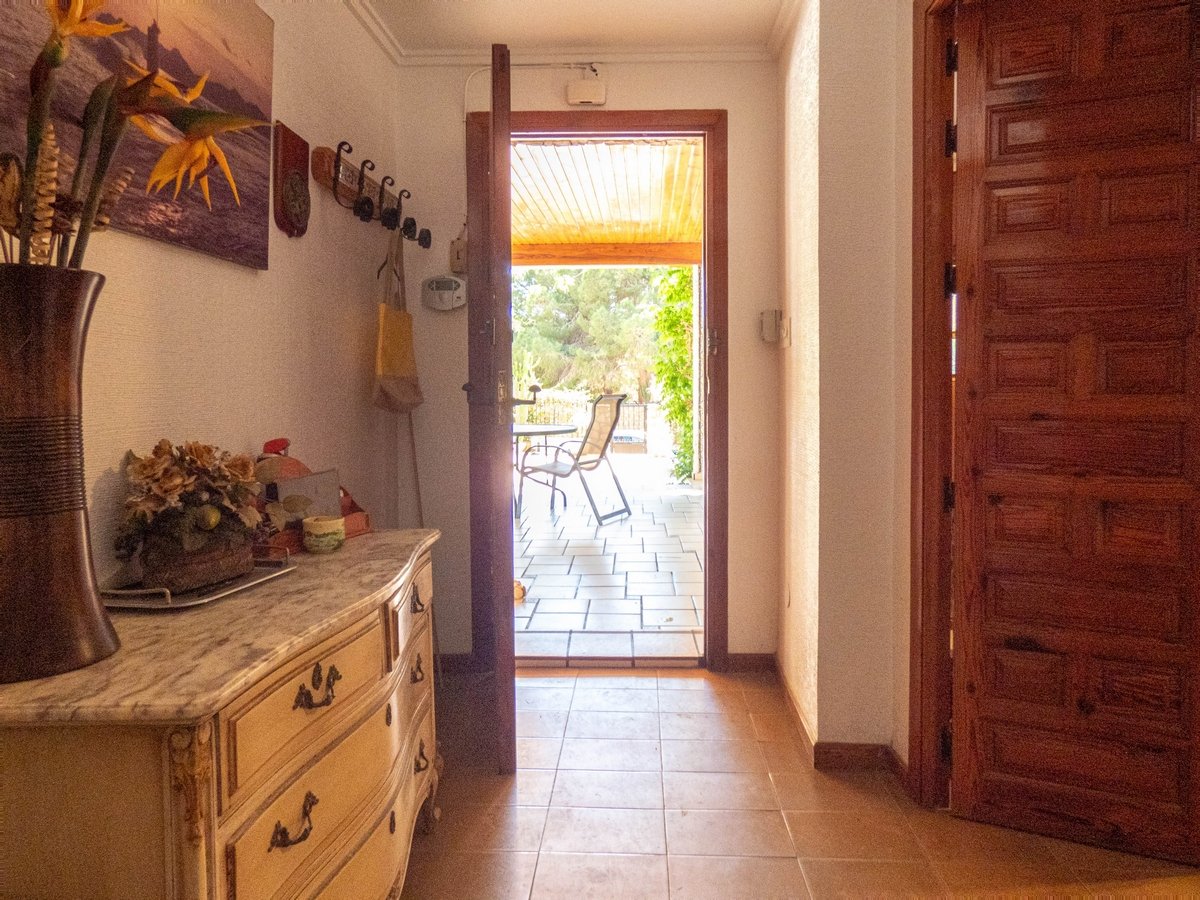 Jolie villa de plain-pied de 268 m2 habitables sur 800 m2 de terrain