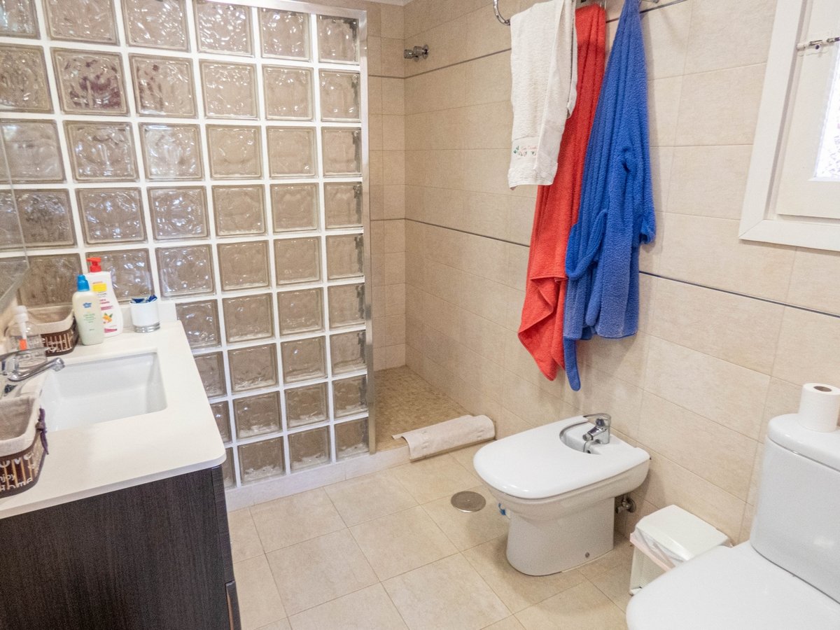 Jolie villa de plain-pied de 268 m2 habitables sur 800 m2 de terrain
