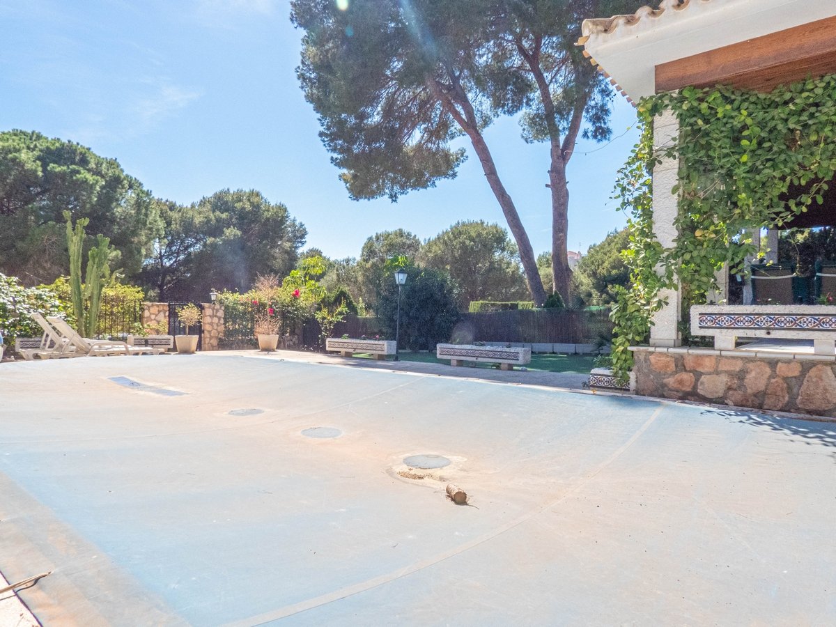 Jolie villa de plain-pied de 268 m2 habitables sur 800 m2 de terrain