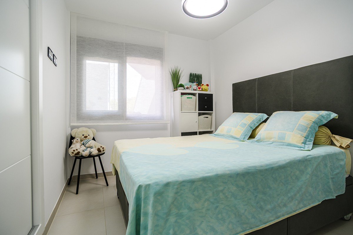 Appartement au rez-de-chaussée avec 2 chambres, 2 salles de bain, jardin privé et piscine communautaire dans le golf de Lo Romero