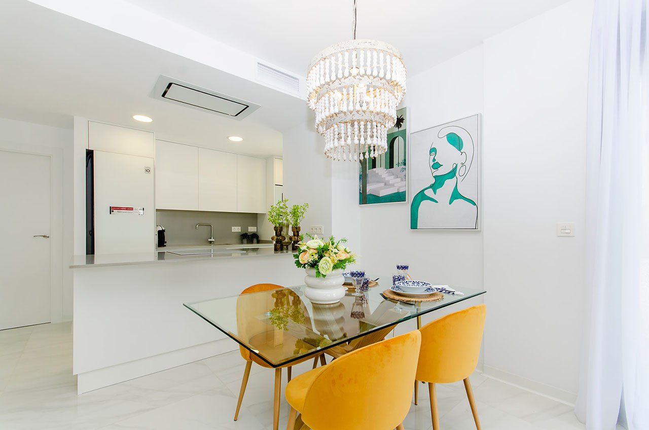 Maison jumelée avec 3 chambres, 2 salles de bains et piscine privée dans un complexe de golf