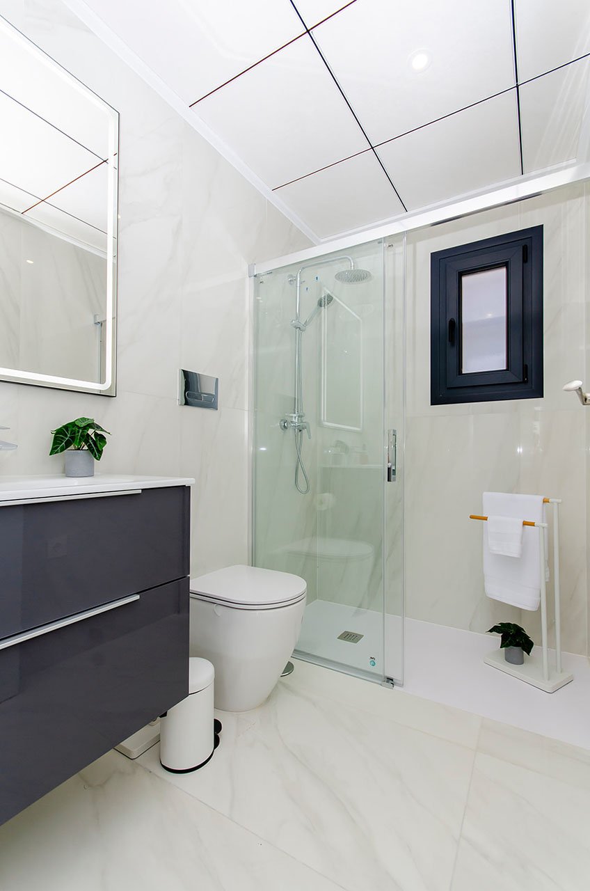 Maison jumelée avec 3 chambres, 2 salles de bains et piscine privée dans un complexe de golf