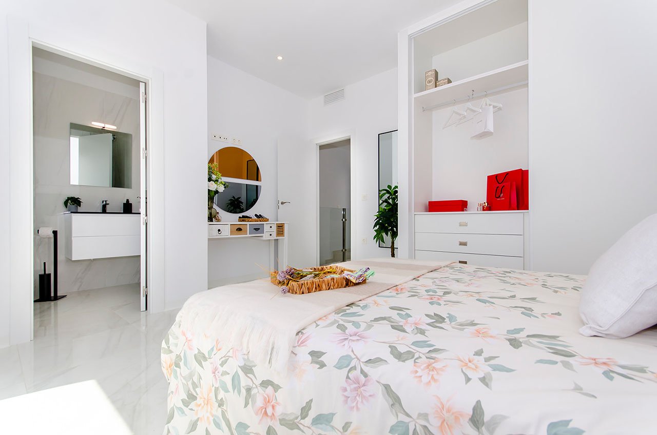 Maison jumelée avec 3 chambres, 2 salles de bains et piscine privée dans un complexe de golf