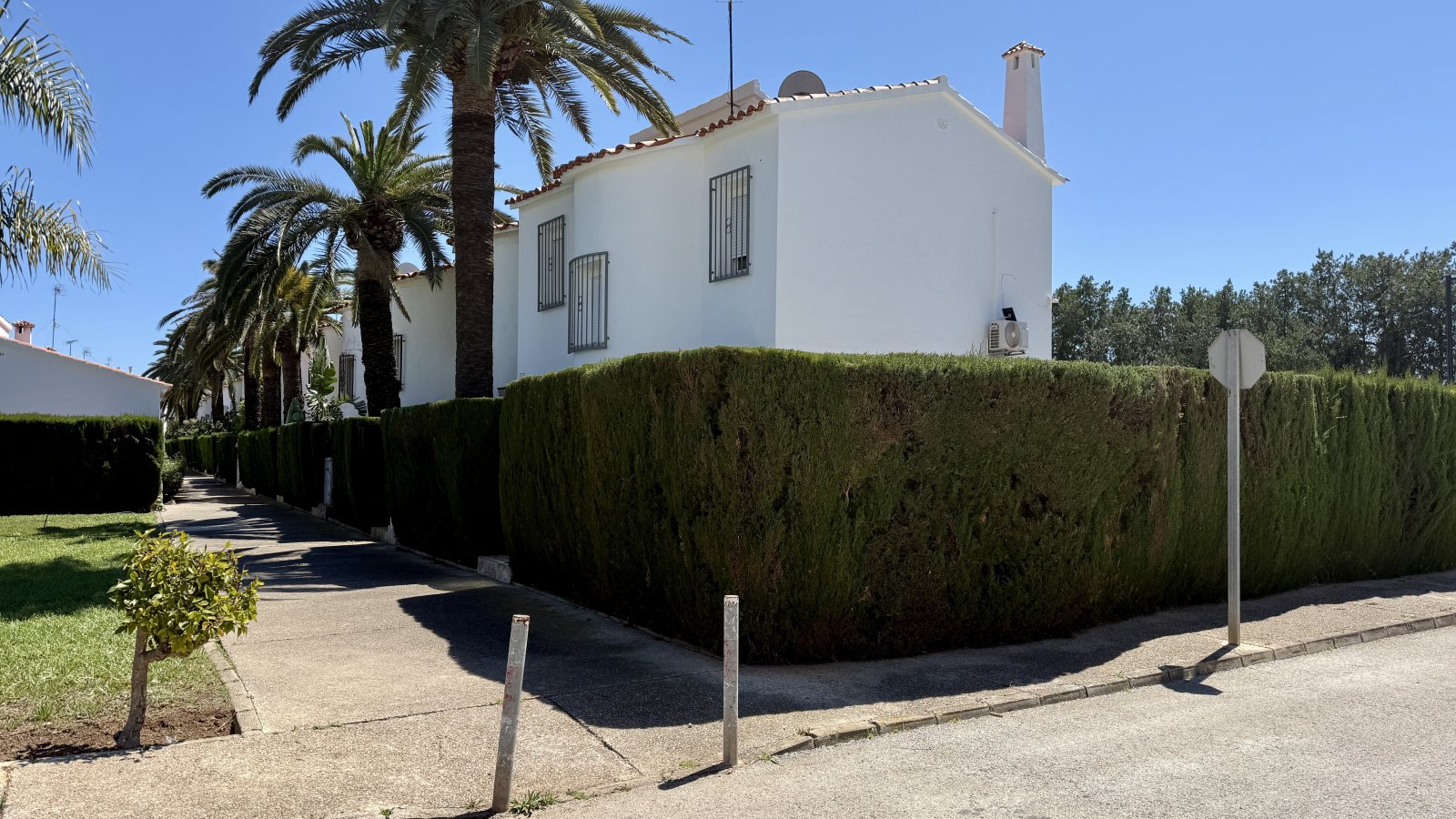 Maison mitoyenne très bien entretenue avec 3 chambres dans le complexe de vacances populaire El Palmar avec une grande piscine
