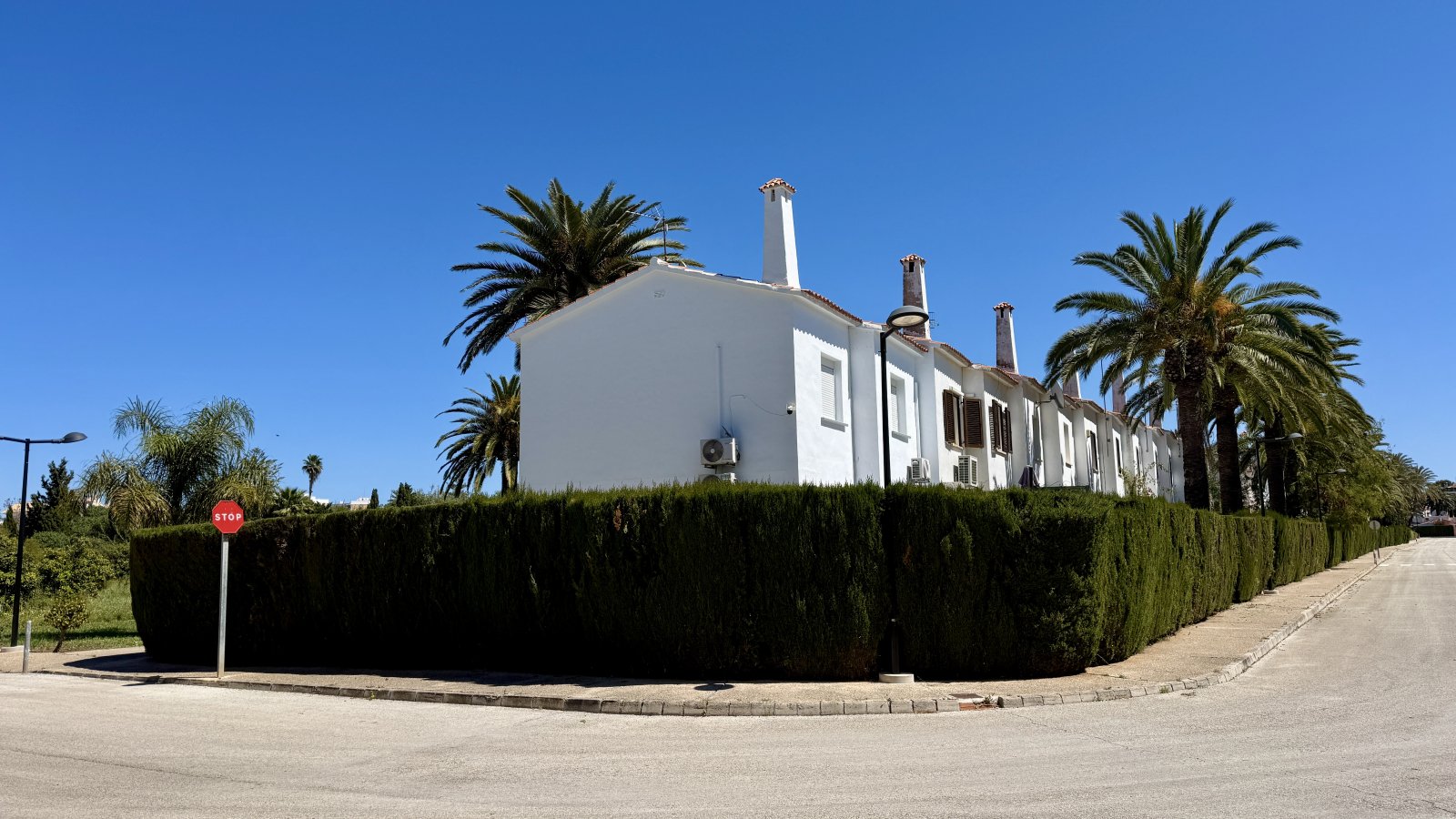 Maison mitoyenne très bien entretenue avec 3 chambres dans le complexe de vacances populaire El Palmar avec une grande piscine