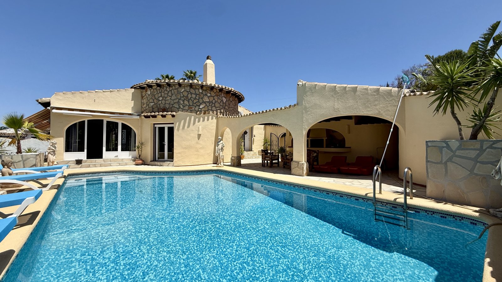 Exklusive Villa mit Pool und hochwertiger Ausstattung in Monte Pego
