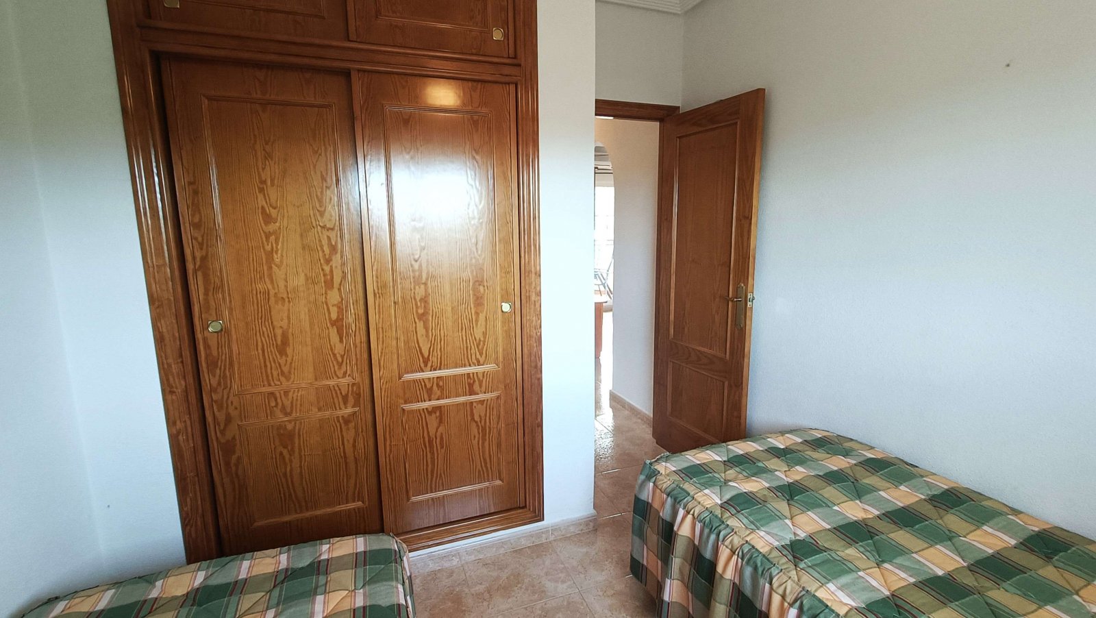 Appartement avec 2 chambres, 1 salle de bains, une terrasse sur le toit et une piscine commune
