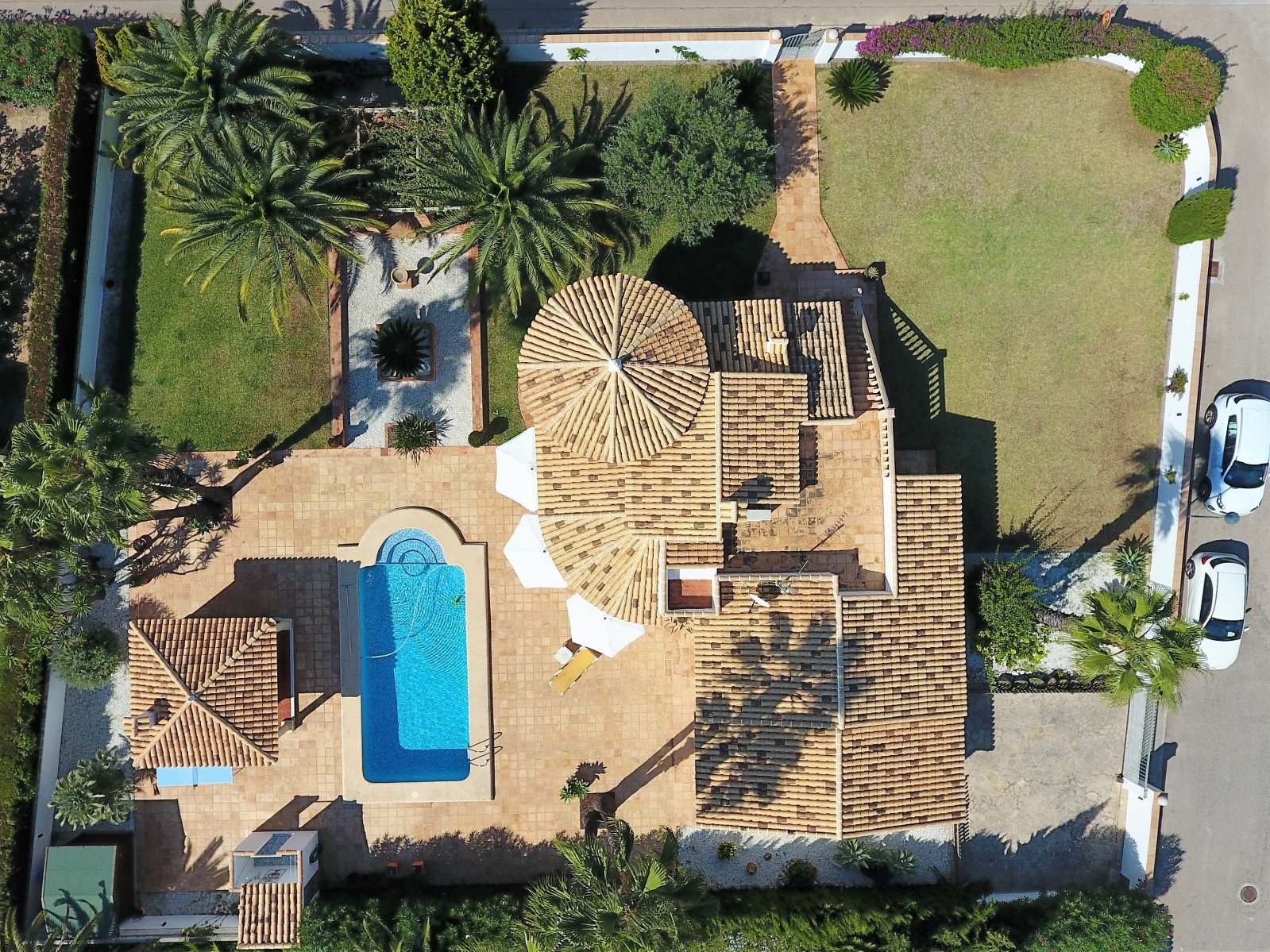 Villa de rêve unique près de Dénia, avec un grand terrain d’angle et à seulement quelques minutes à pied de la mer