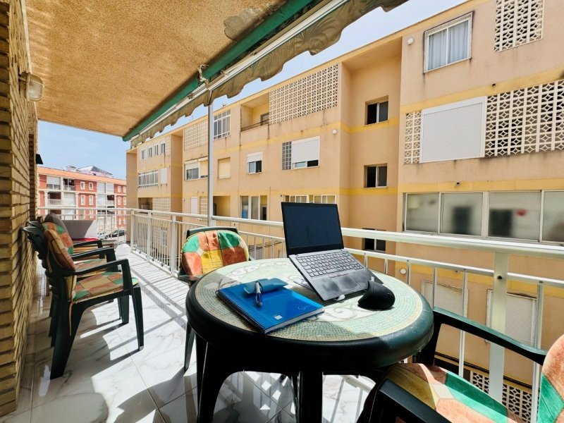 La Mata: Appartement entièrement rénové, comprenant 2 chambres et 1 salle de bains, situé à seulement 100 m de la plage La Mata: Appartement entièrement rénové, comprenant 2 chambres et 1 salle de bains, situé à seulement 100 m de la plage