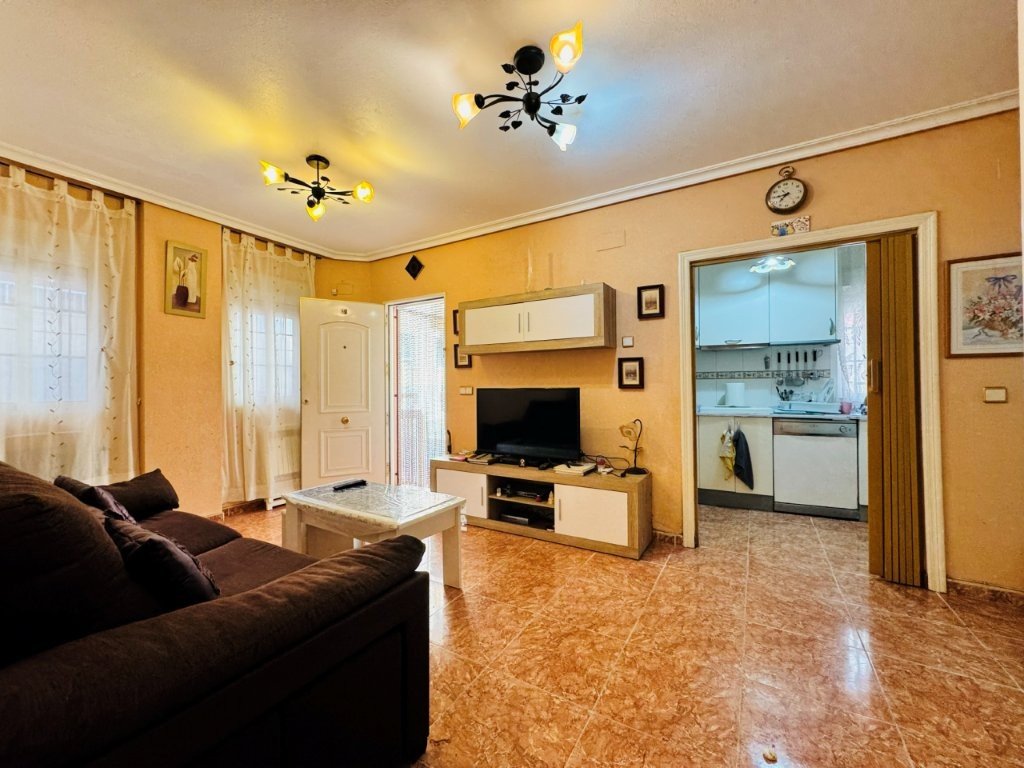 Appartement au rez-de-chaussée avec 2 chambres et 1 salle de bains, à seulement 200 m de la plage de La Mata
