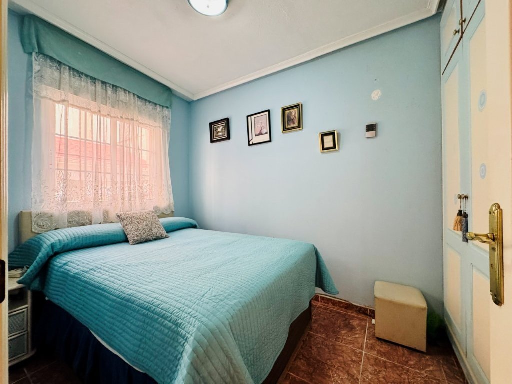 Appartement au rez-de-chaussée avec 2 chambres et 1 salle de bains, à seulement 200 m de la plage de La Mata
