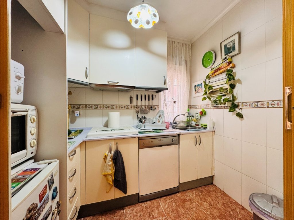 Appartement au rez-de-chaussée avec 2 chambres et 1 salle de bains, à seulement 200 m de la plage de La Mata