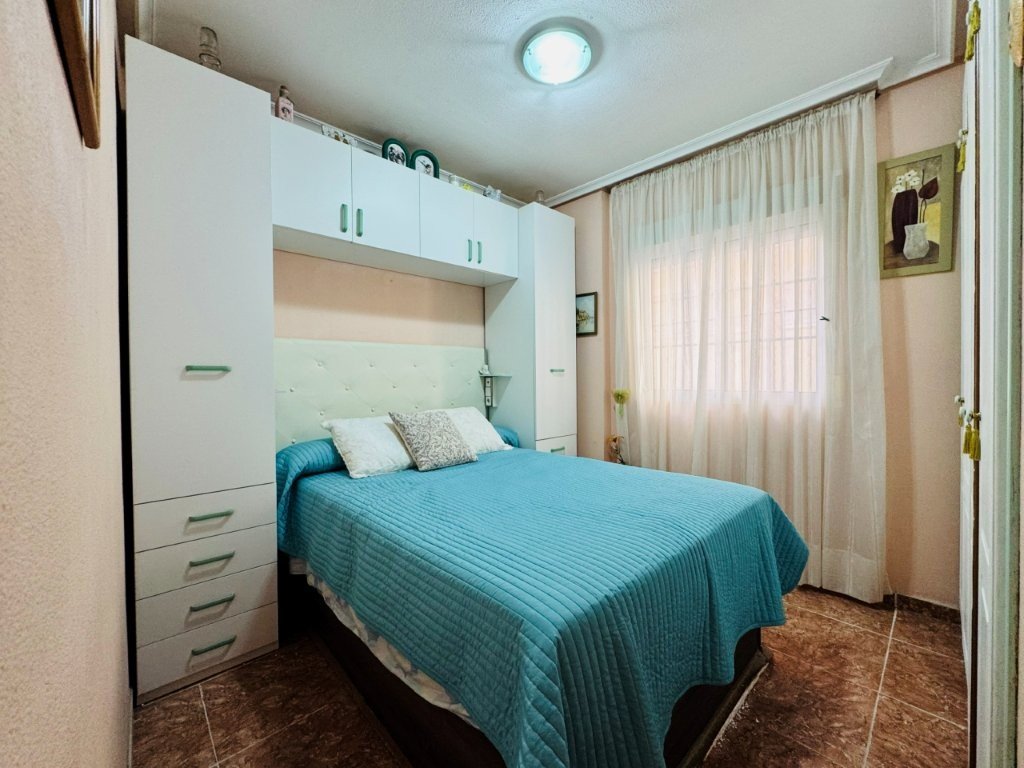 Appartement au rez-de-chaussée avec 2 chambres et 1 salle de bains, à seulement 200 m de la plage de La Mata