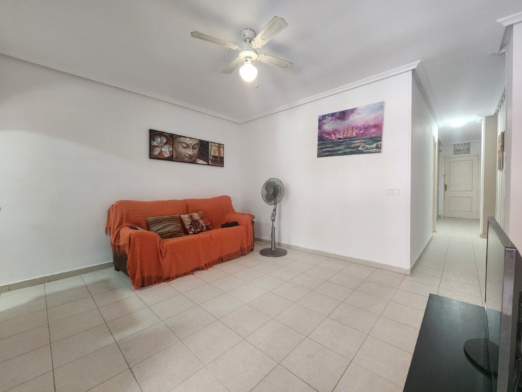 Appartement avec 1 chambre, 1 salle de bains et piscine commune, à seulement 300 m de la plage