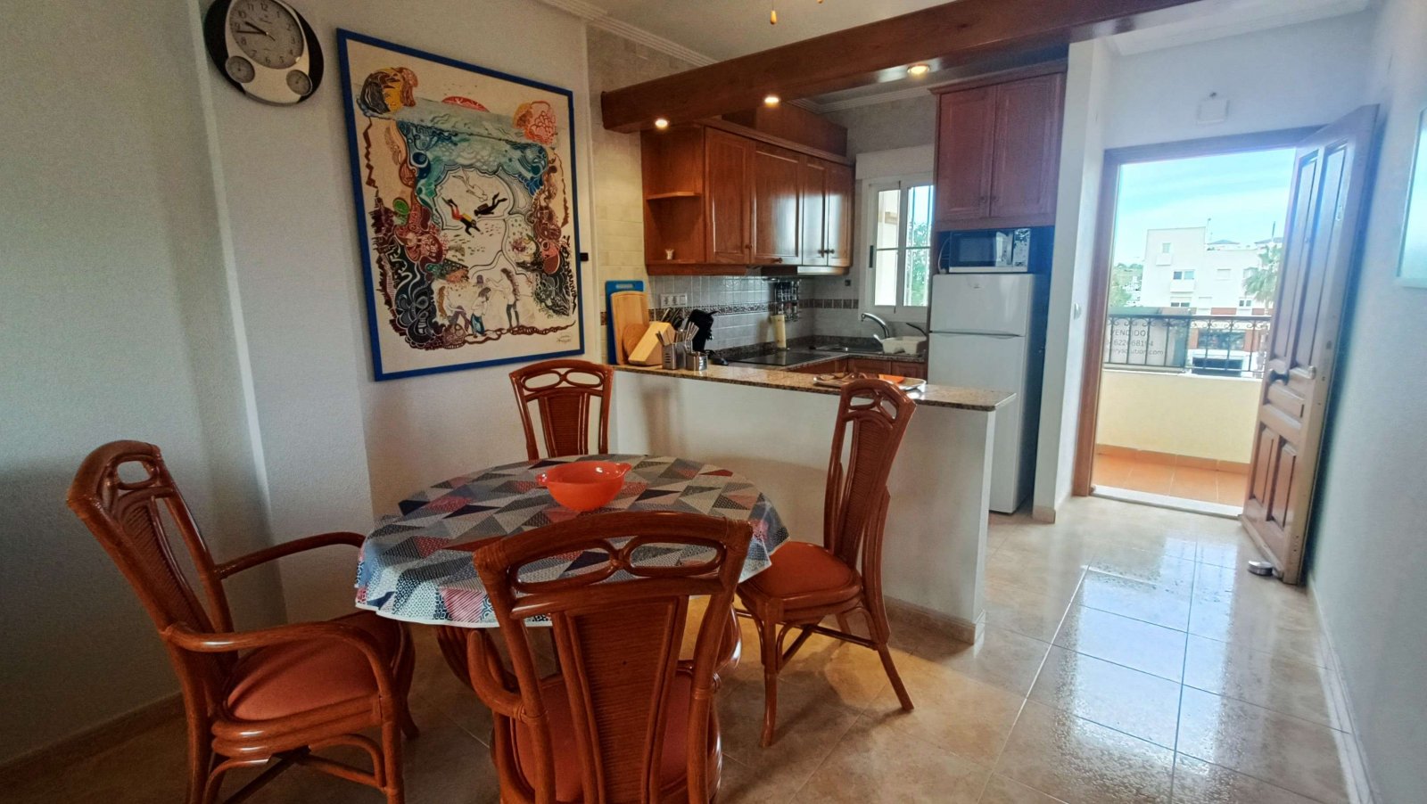 Appartement avec 2 chambres, 1 salle de bains, une terrasse sur le toit et une piscine commune