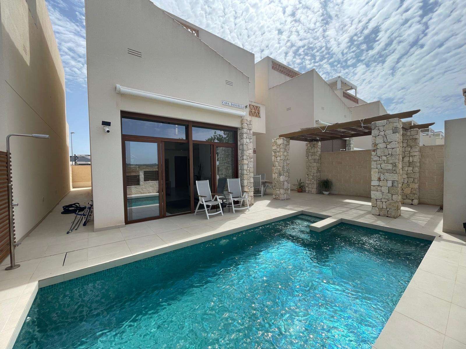 Benijofar: Villa individuelle contemporaine avec piscine privée et solarium Benijofar: Villa individuelle contemporaine avec piscine privée et solarium