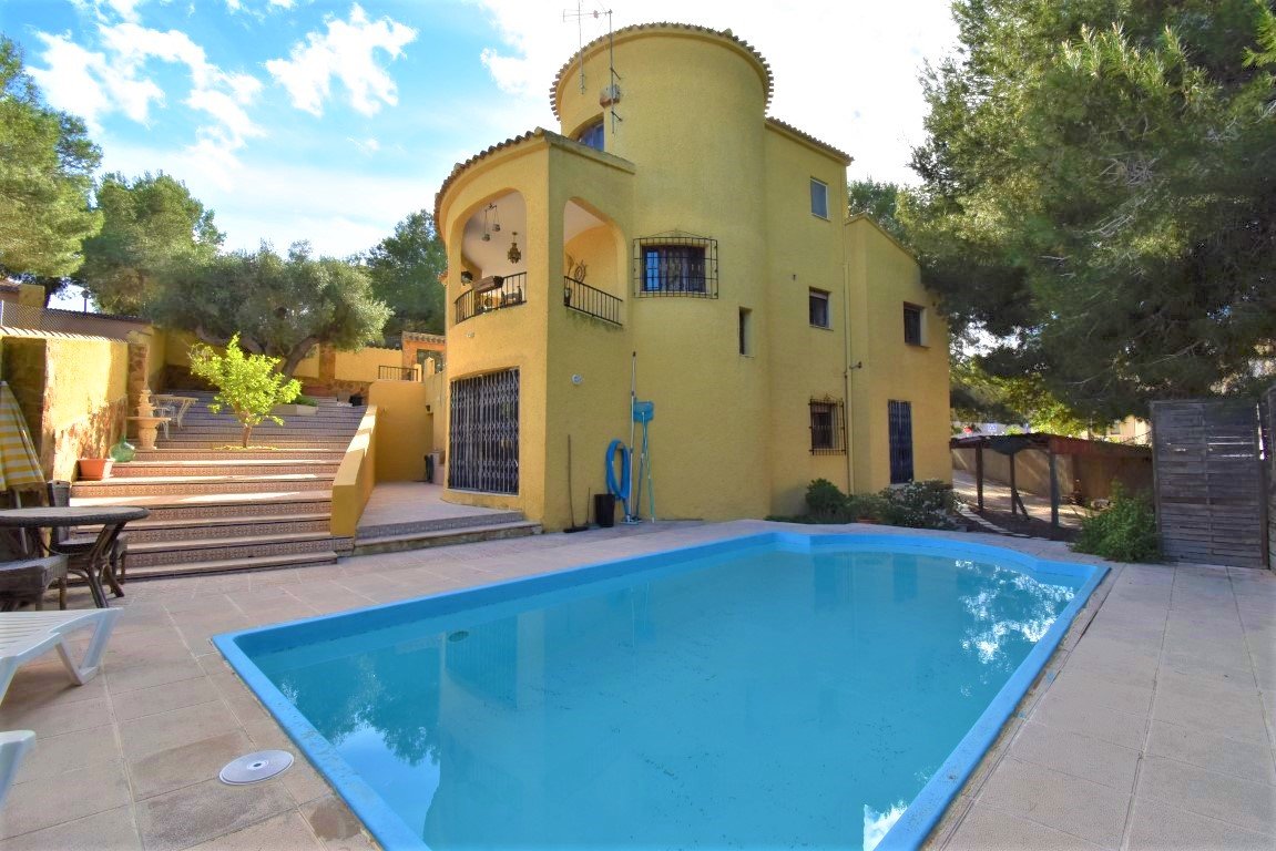 Orihuela Costa: Impressionnante villa de 6 chambres avec piscine privée 