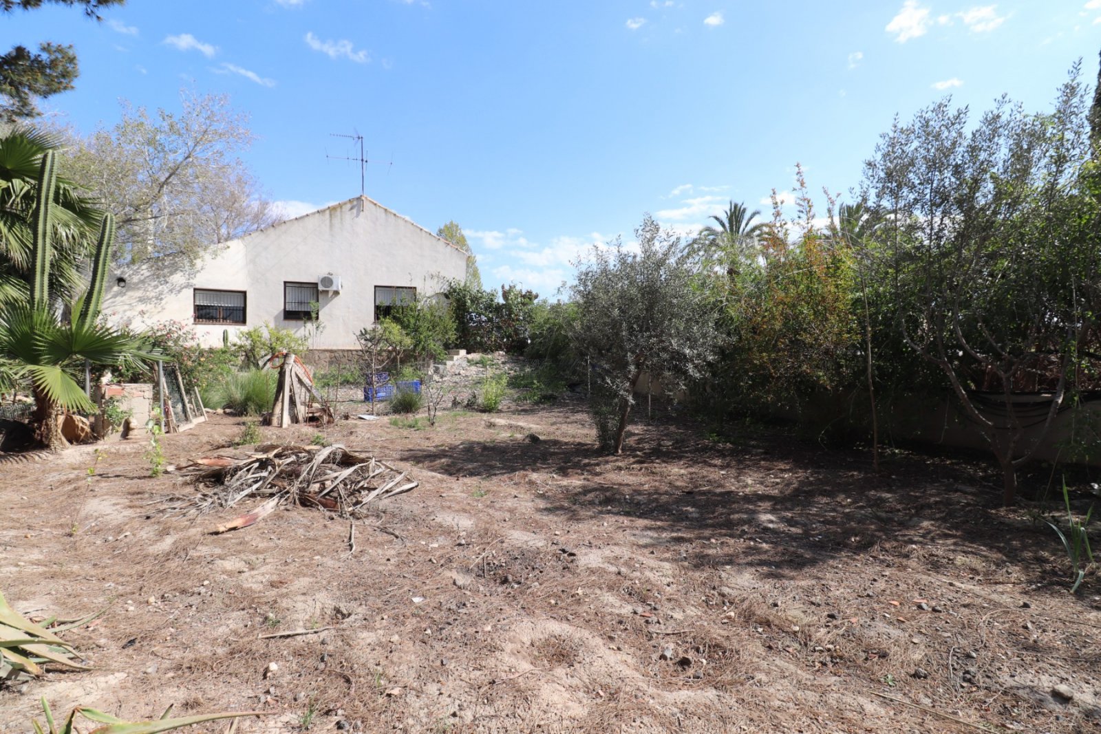 Freistehendes Haus mit 5 Schlafzimmern, 2 Bädern, Garage und schönem Ausblick