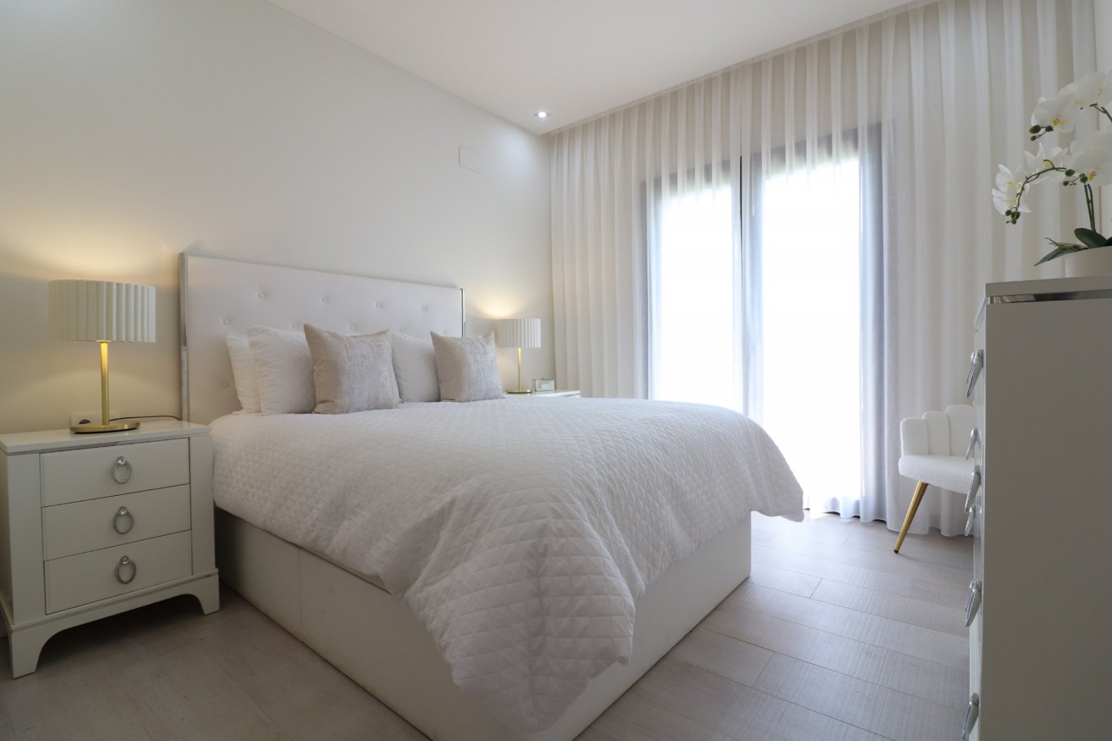 Villa exclusive comprenant 3 chambres, 2 salles de bains et une piscine commune au La Finca Golf Resort