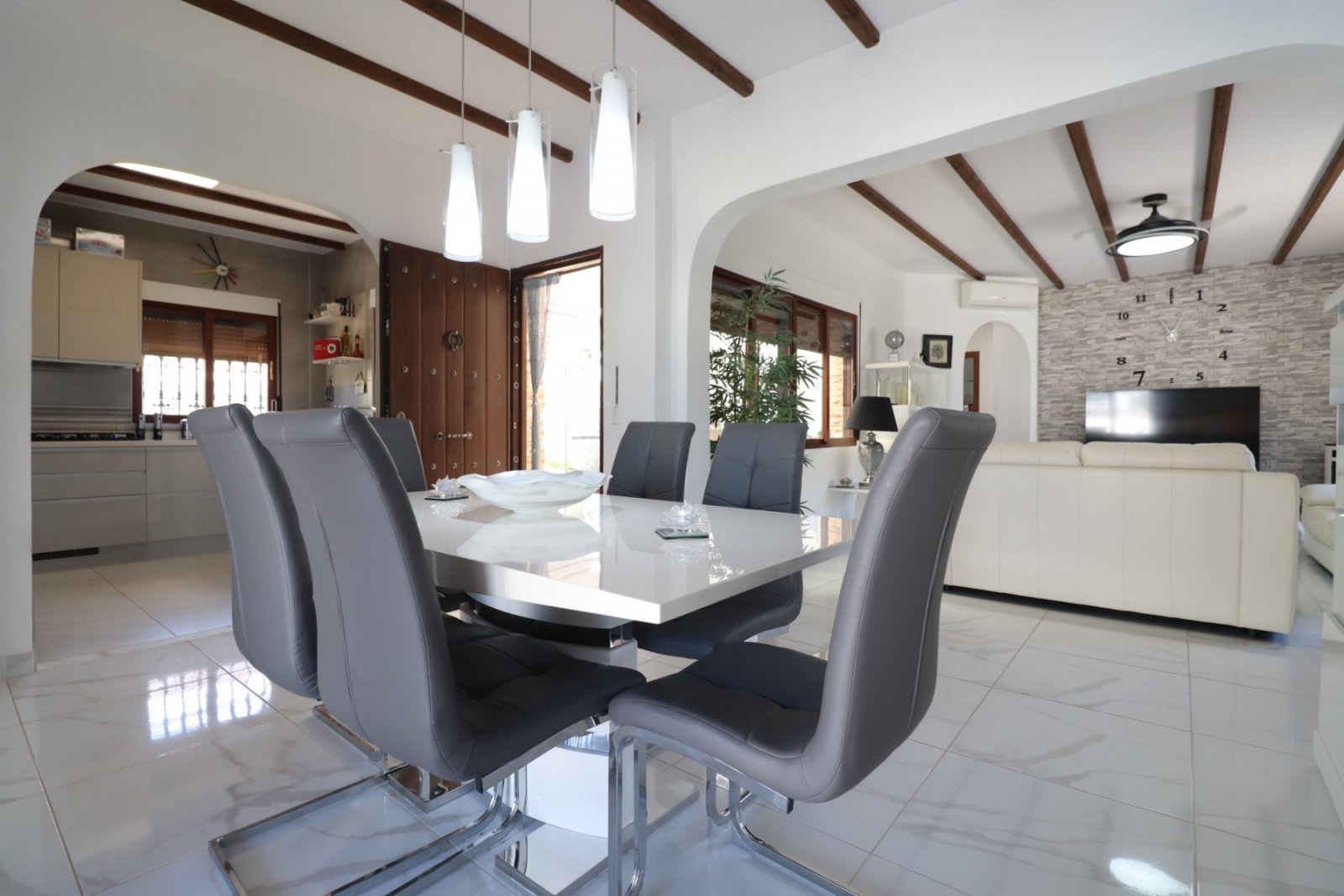 Villa de 3 chambres, 2 salles de bains et piscine privée à Fincas de La Vega