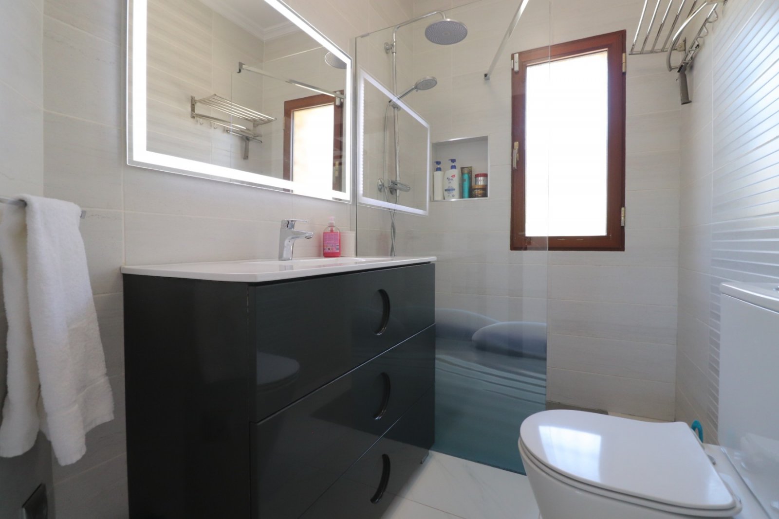 Villa de 3 chambres, 2 salles de bains et piscine privée à Fincas de La Vega