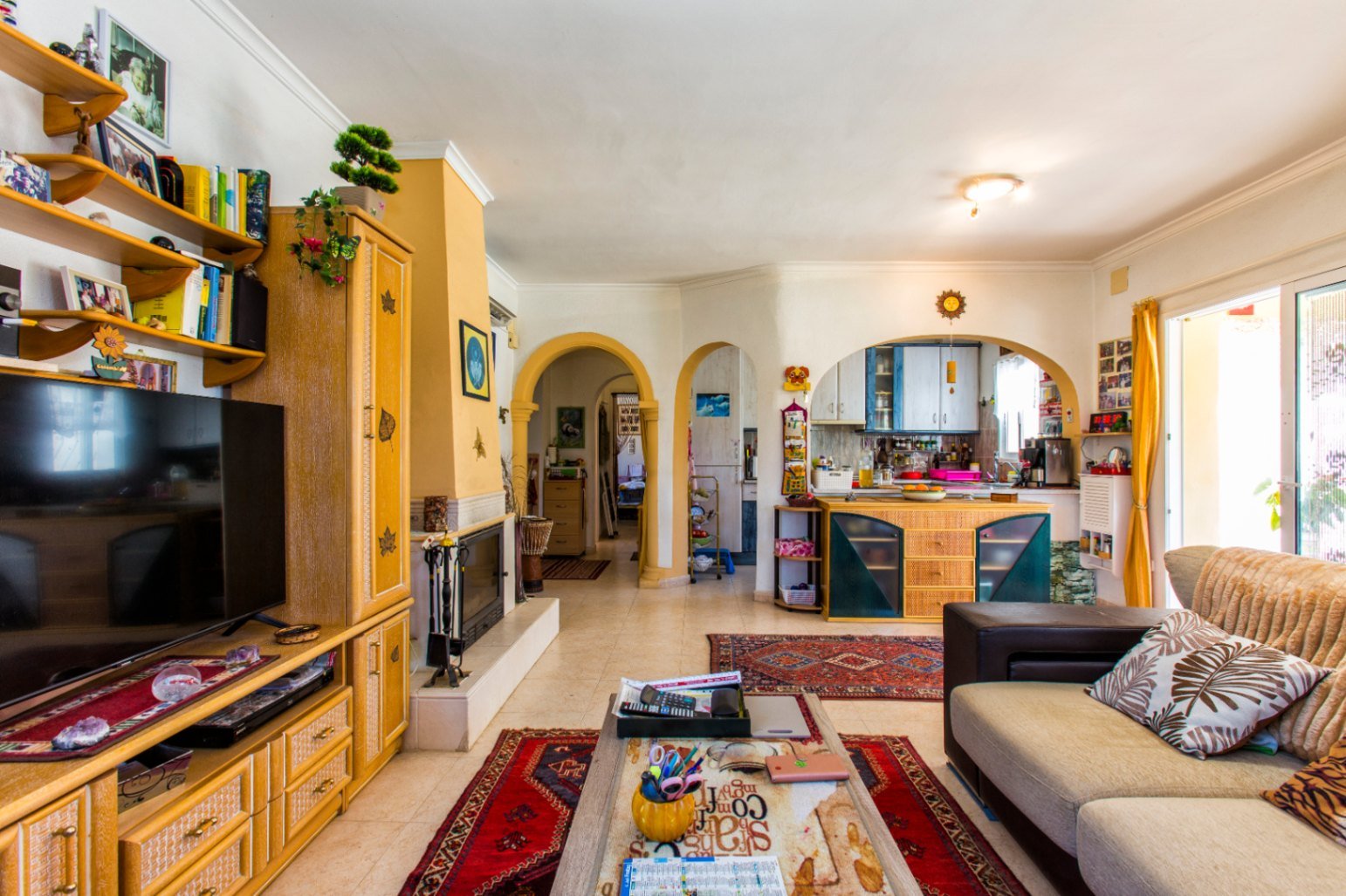 Villa avec un appartement pour invités, piscine à eau salée, panneaux solaires, vue sur la Bernia et emplacement calme près de la plage