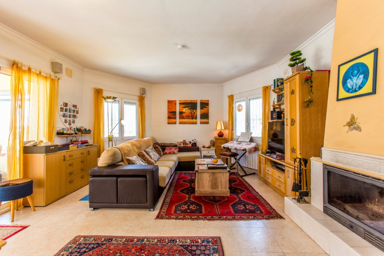 Villa avec un appartement pour invités, piscine à eau salée, panneaux solaires, vue sur la Bernia et emplacement calme près de la plage
