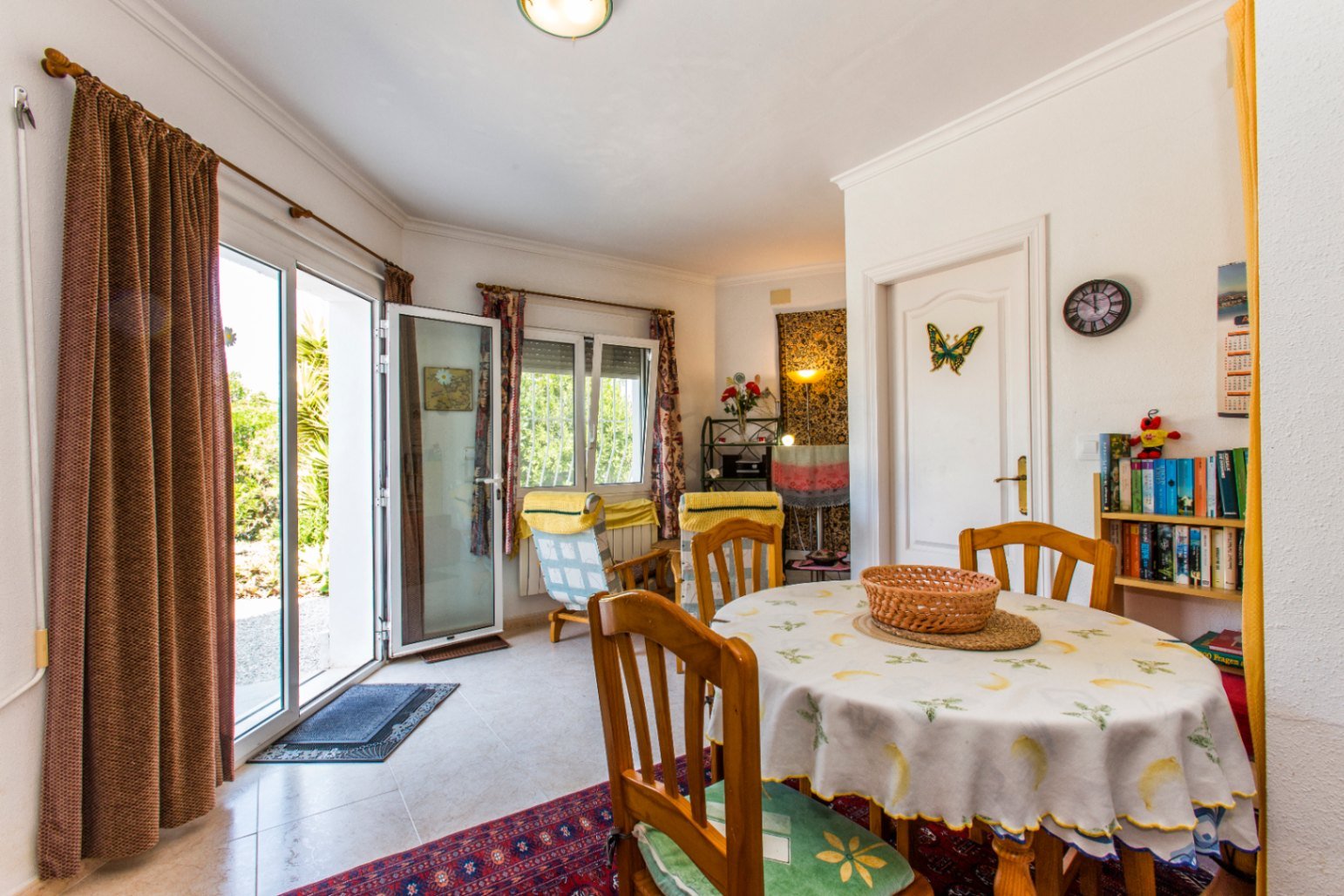 Villa avec un appartement pour invités, piscine à eau salée, panneaux solaires, vue sur la Bernia et emplacement calme près de la plage