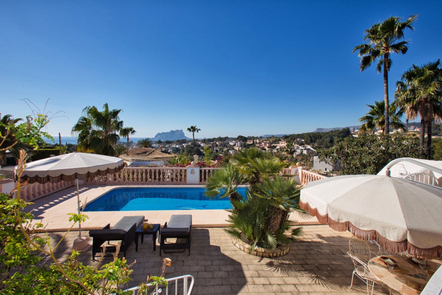 Villa individuelle avec vue sur la mer, piscine et 3 chambres à San Jaime