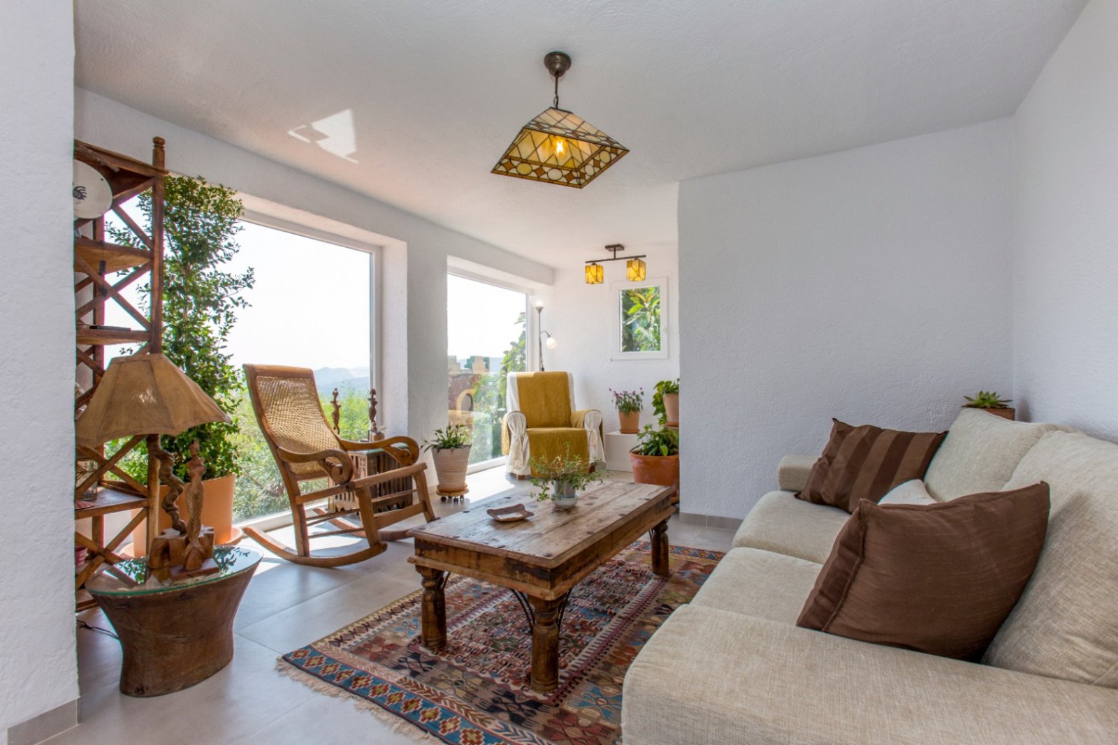 Villa à Monte Pedreguer avec vue sur la mer, logement pour les invités, quatre chambres, terrain plat, terrasse sur le toit et espace pour une piscine