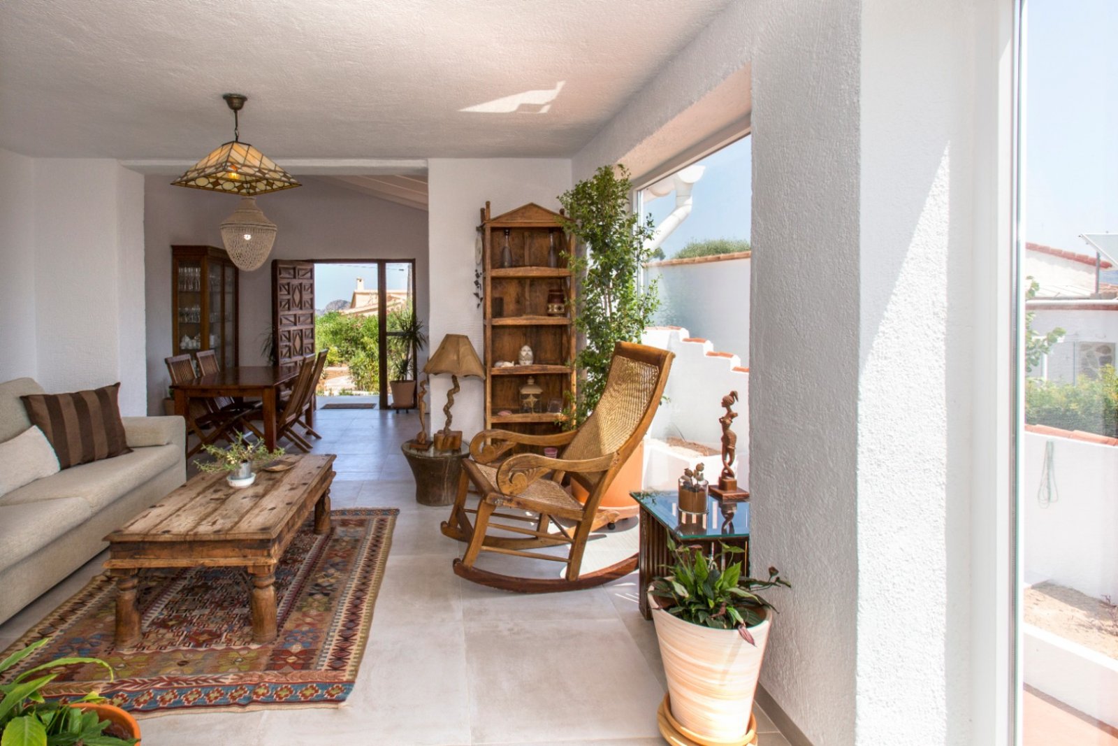 Villa à Monte Pedreguer avec vue sur la mer, logement pour les invités, quatre chambres, terrain plat, terrasse sur le toit et espace pour une piscine