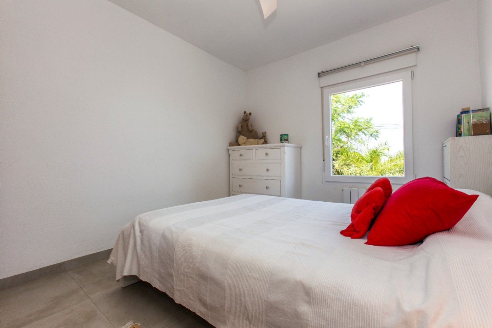 Villa à Monte Pedreguer avec vue sur la mer, logement pour les invités, quatre chambres, terrain plat, terrasse sur le toit et espace pour une piscine