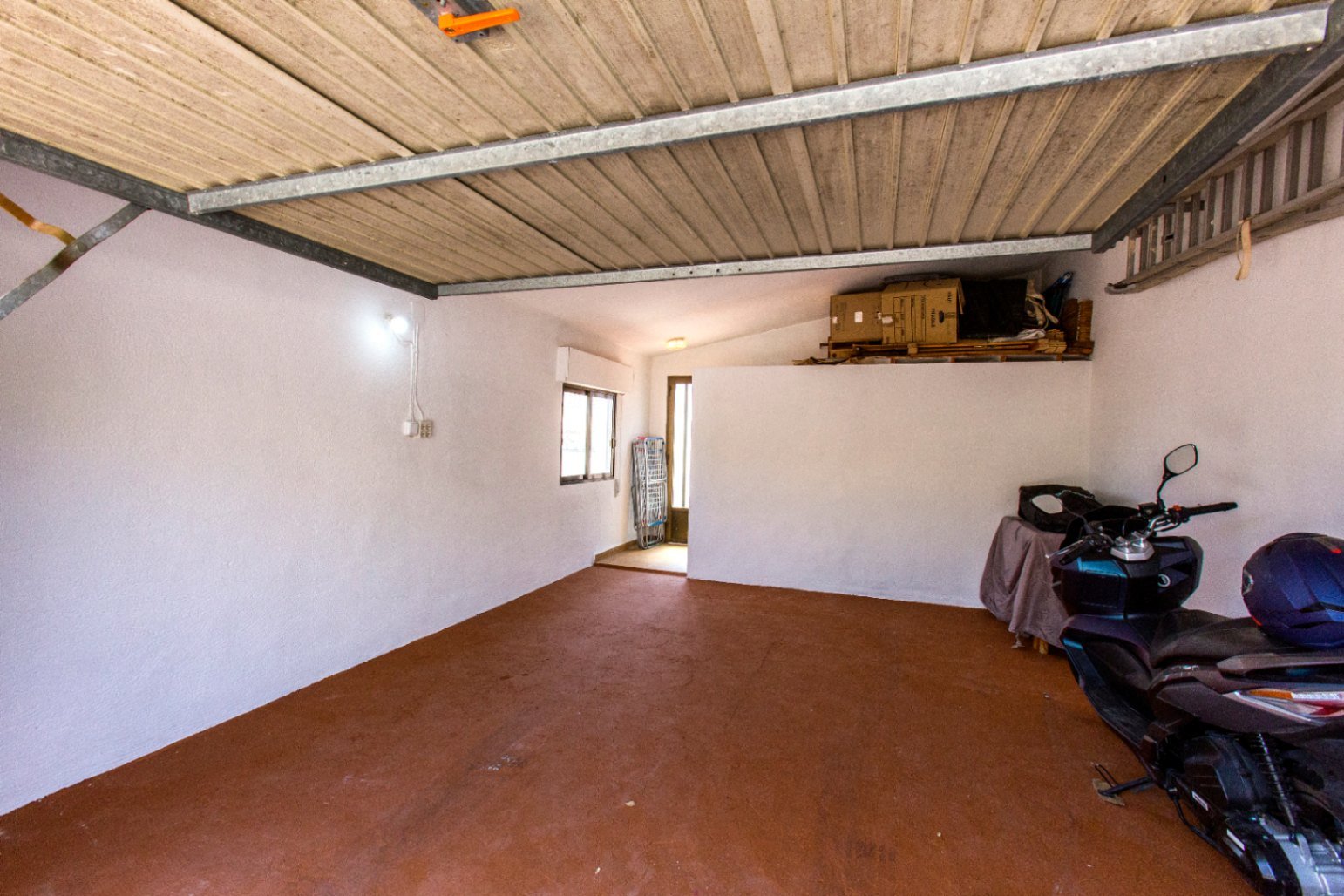 Villa à Monte Pedreguer avec vue sur la mer, logement pour les invités, quatre chambres, terrain plat, terrasse sur le toit et espace pour une piscine