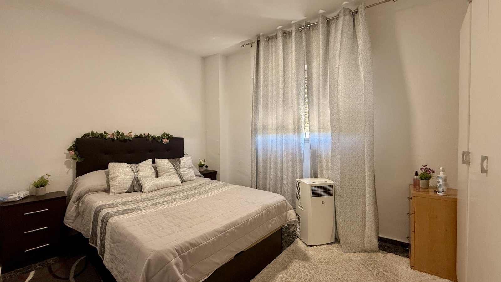 Spacieux appartement en rez-de-chaussée avec 4 chambres