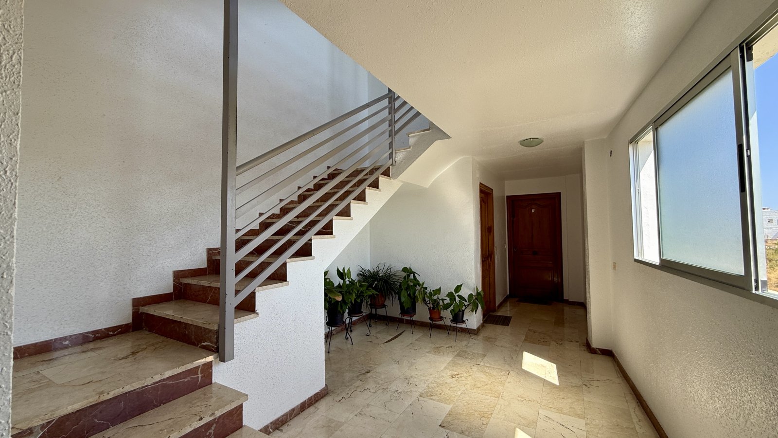 Spacieux appartement en rez-de-chaussée avec 4 chambres
