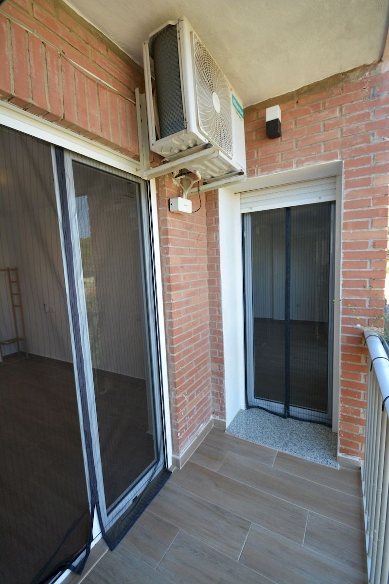 Appartement rénové avec 3 chambres, 2 salles de bains et place de parking souterrain à seulement 200 m de la plage