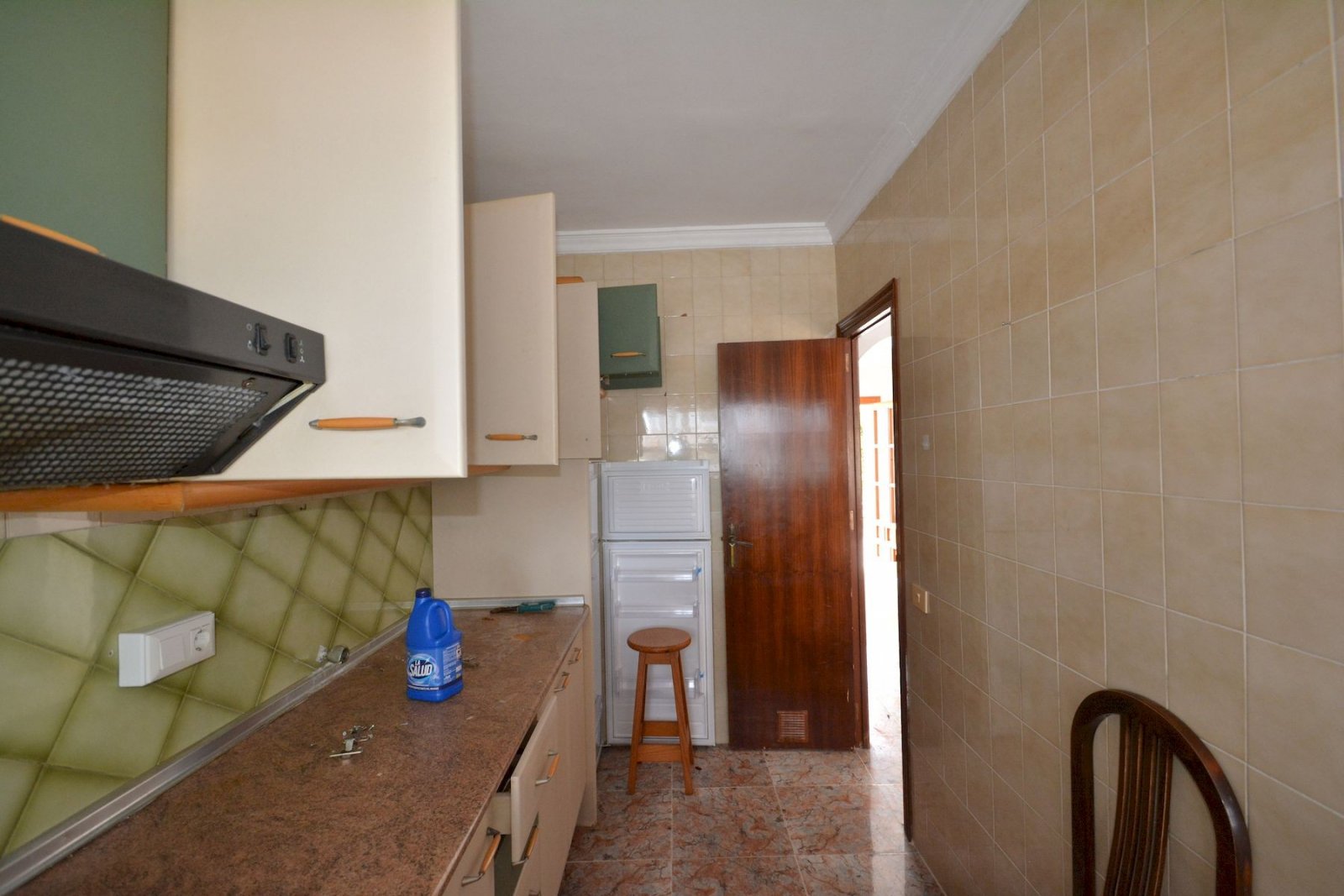 Spacieuse maison mitoyenne de 4 chambres offrant un grand potentiel à El Limonar