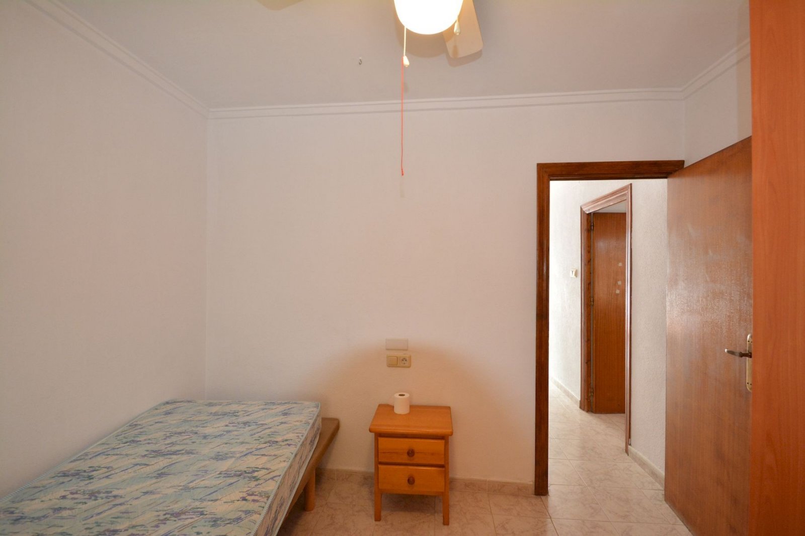 Spacieuse maison mitoyenne de 4 chambres offrant un grand potentiel à El Limonar