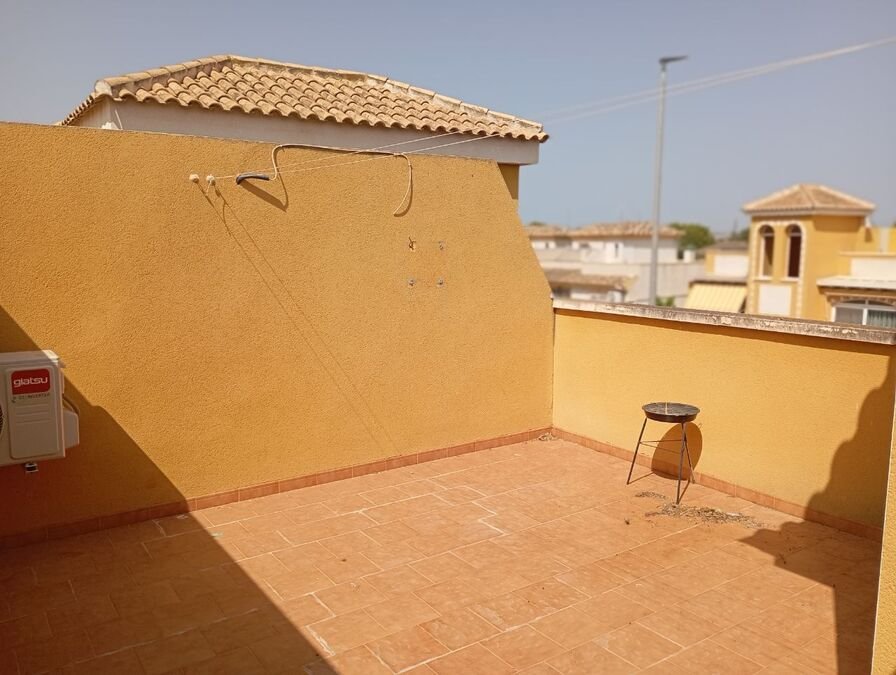 Appartement avec 2 chambres, 2 salles de bains, une terrasse sur le toit et une piscine commune
