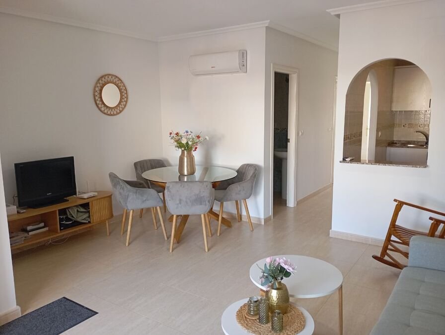 Appartement avec 2 chambres, 2 salles de bains, une terrasse sur le toit et une piscine commune