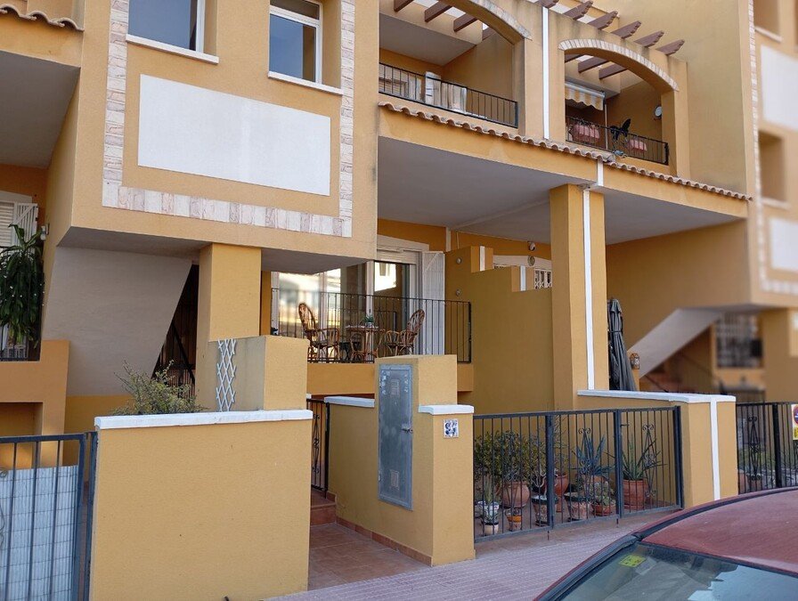Appartement avec 2 chambres, 2 salles de bains, une terrasse sur le toit et une piscine commune