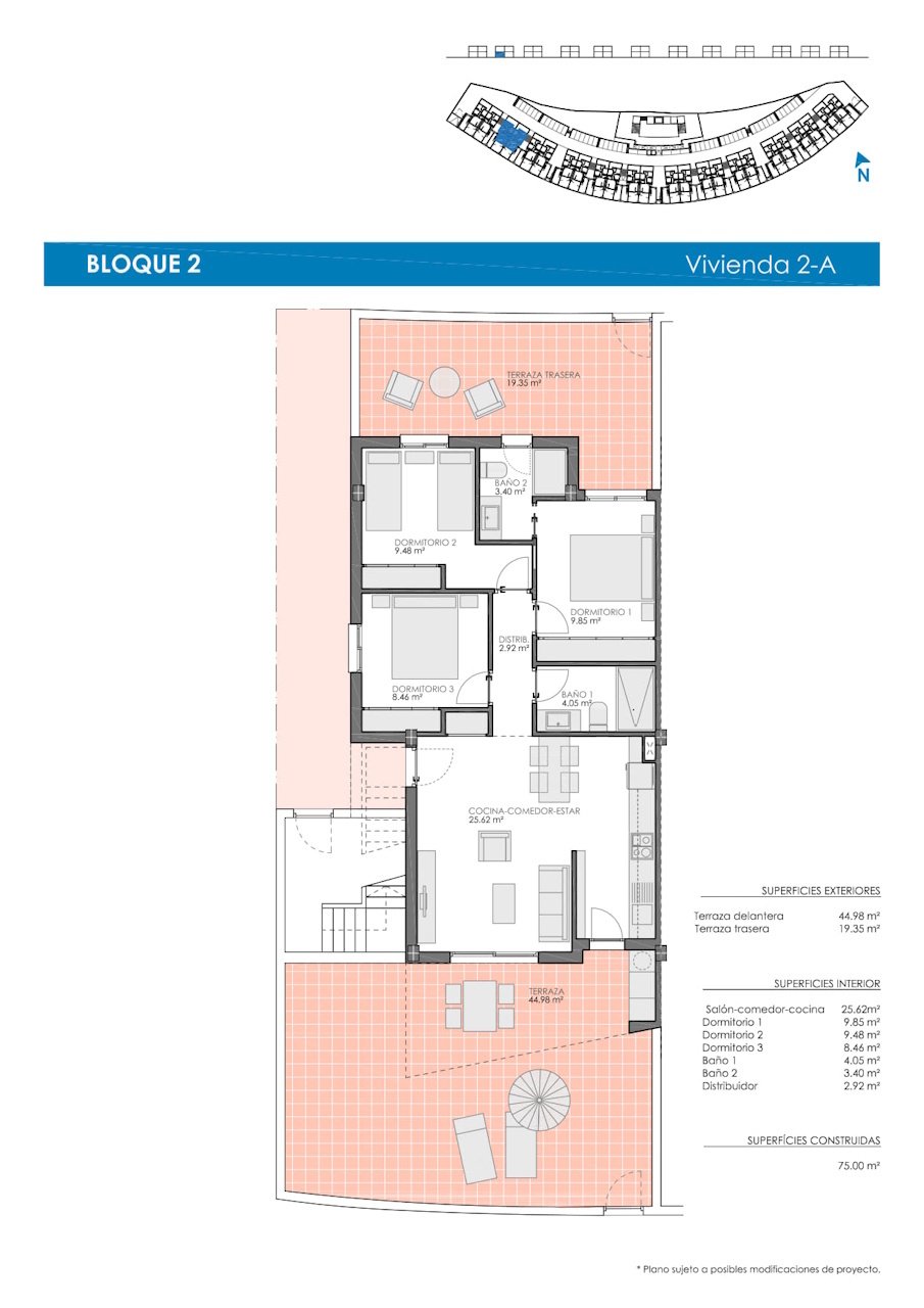Appartements au rez-de-chaussée avec 3 chambres, 2 salles de bains, espace de stationnement privé et piscine communautaire