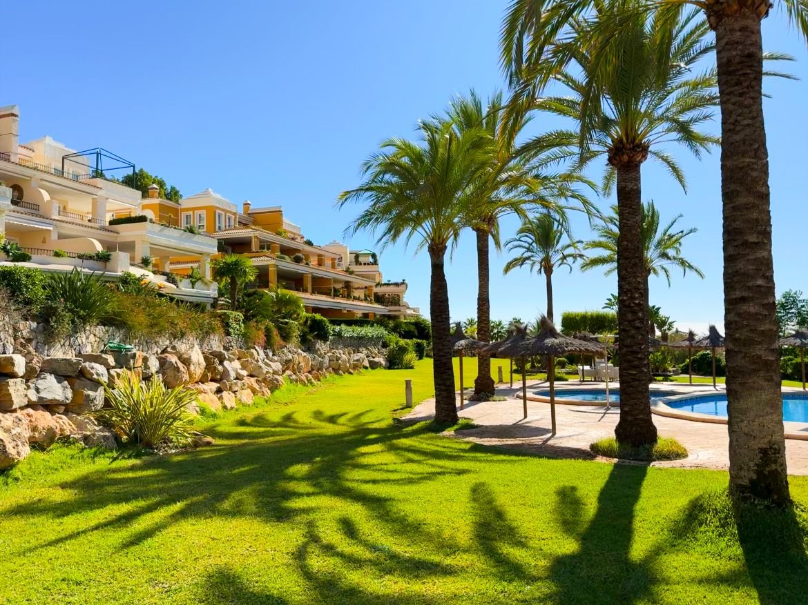 Appartement avec grande terrasse et vue sur la mer à Altea Hills