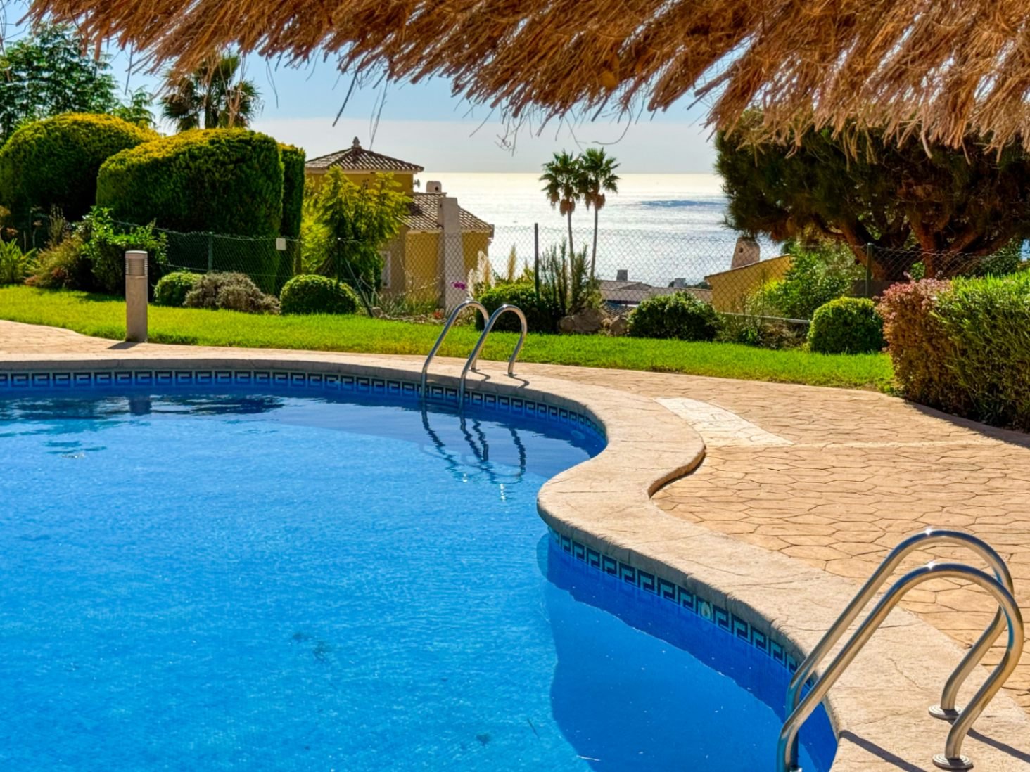 Appartement avec grande terrasse et vue sur la mer à Altea Hills