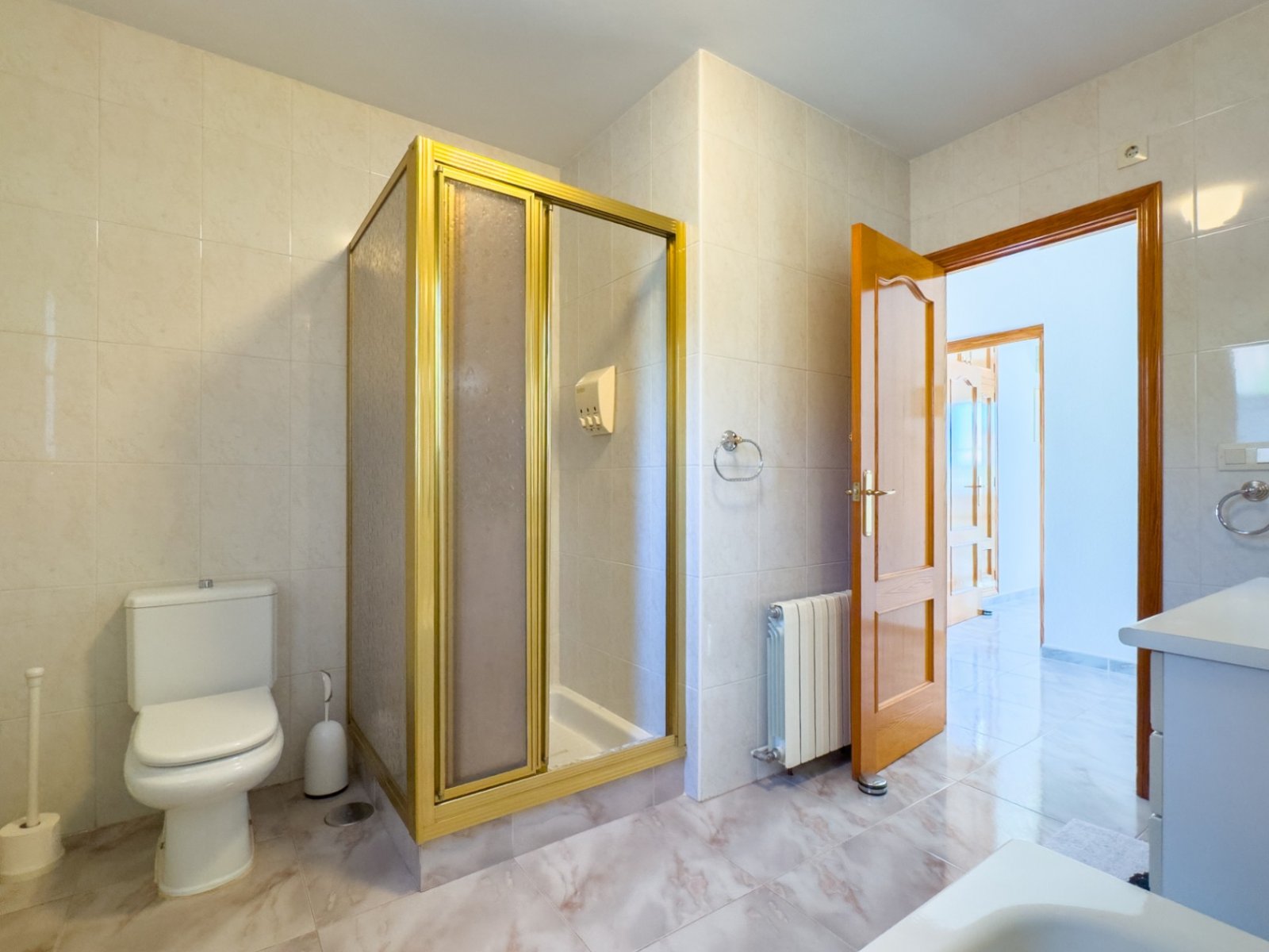 Villa de plain-pied comprenant 3 chambres, 1 salle de bains, un garage et une piscine privée à Barranco Hondo
