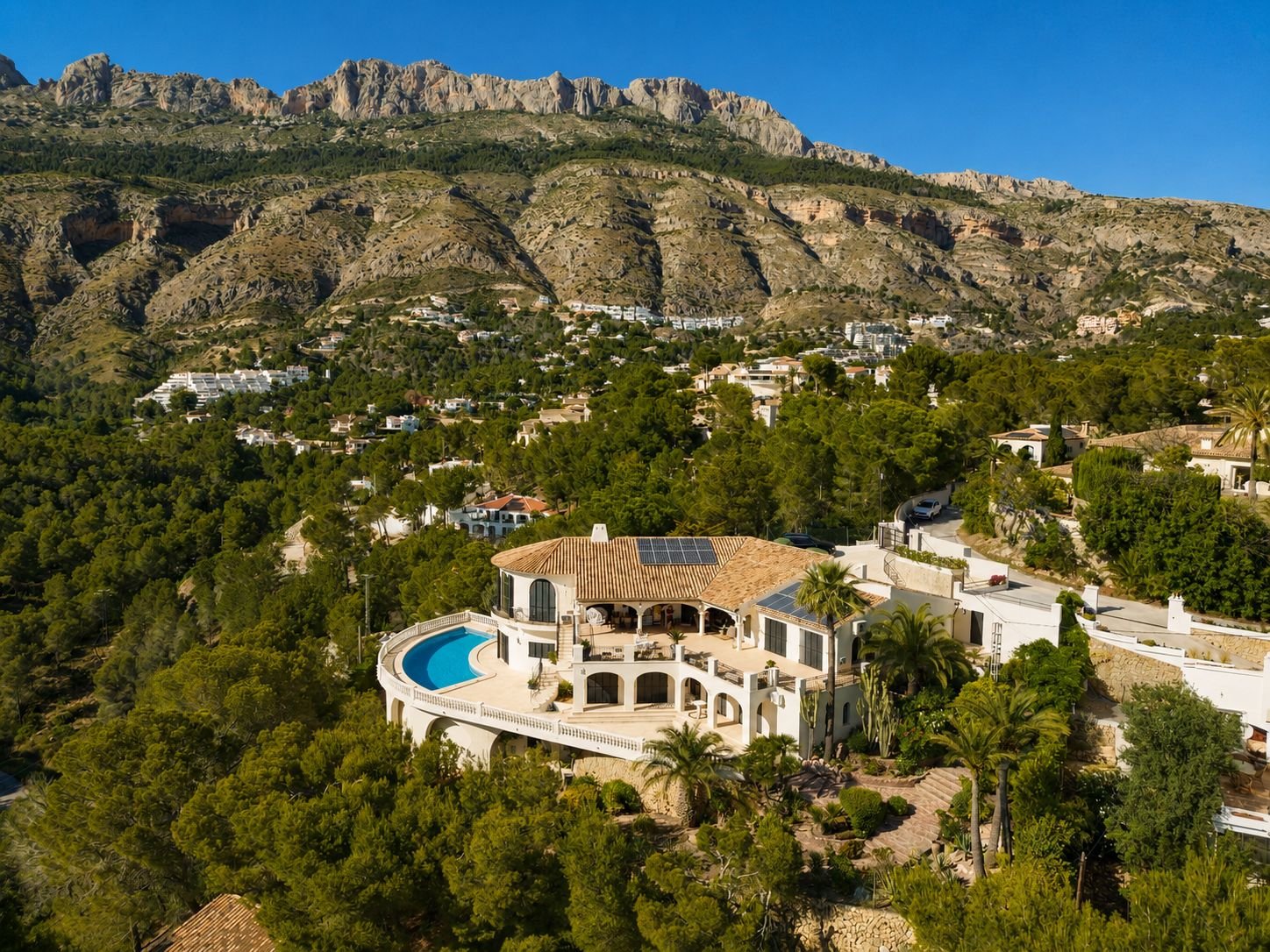 Villa de luxe exceptionnelle avec vues panoramiques dans un emplacement superbe près du parcours de golf d'Altea