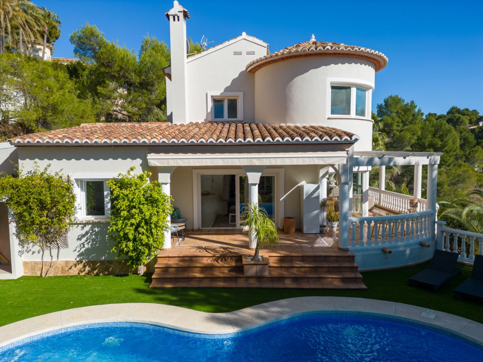 Villa méditerranéenne avec piscine chauffée et intimité près de Altea Golf